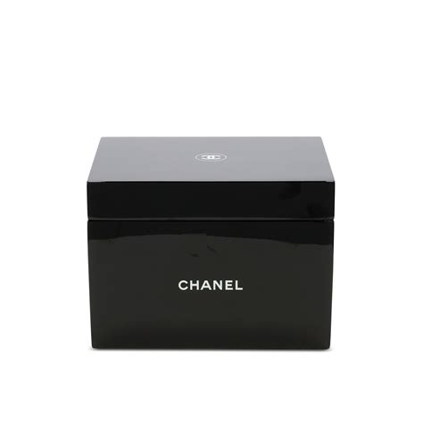 chanel show wooden box|CHANEL Wood La Boite Laquee Beauty Box Black.